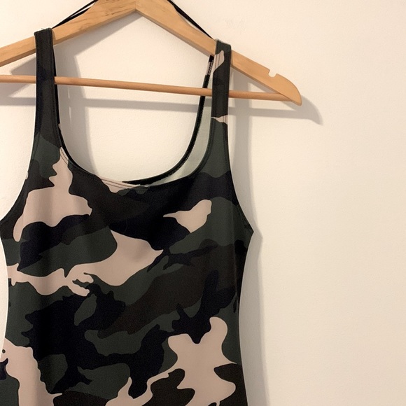 New Zara Trf camouflage dress. Slit on the back. - Picture 4 of 5